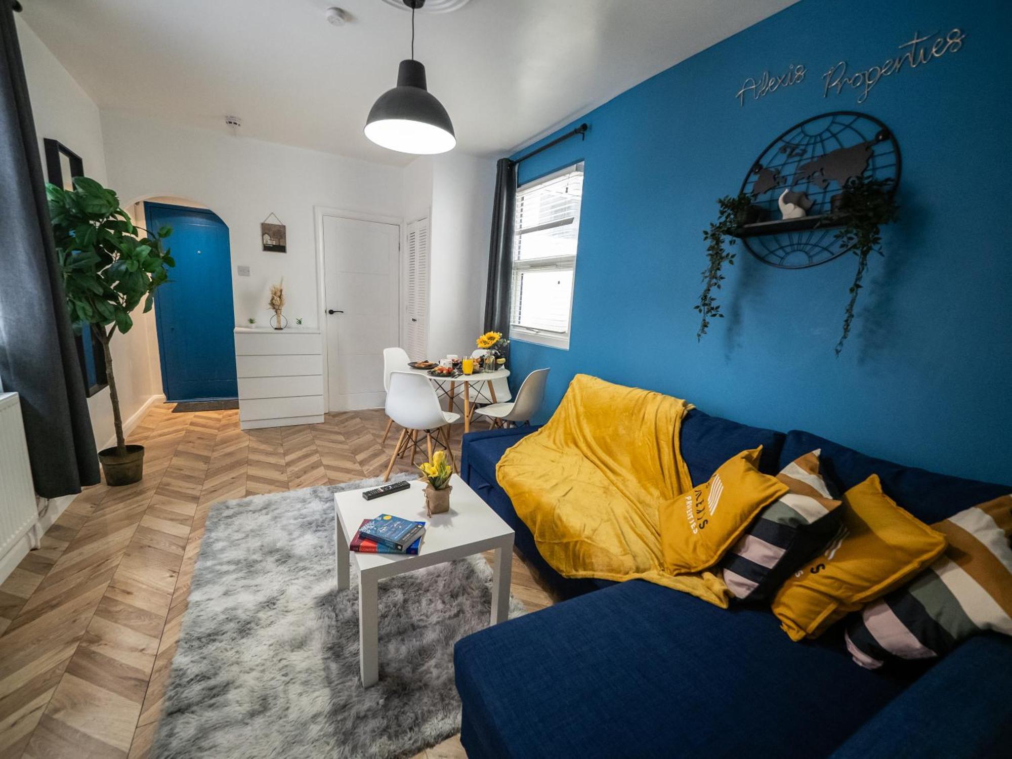 Seaside Retreat: Luxury 1-Bed, Free Parking Lägenhet Portsmouth Exteriör bild